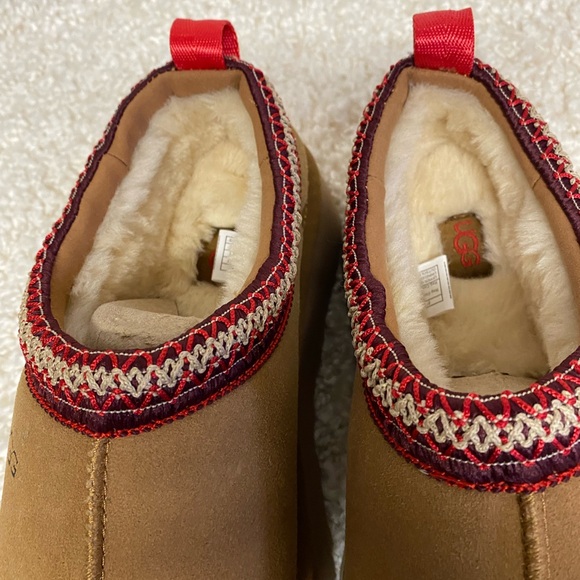 UGG Tazz Women's Tan Flats with Red Trim - Picture 4 of 12